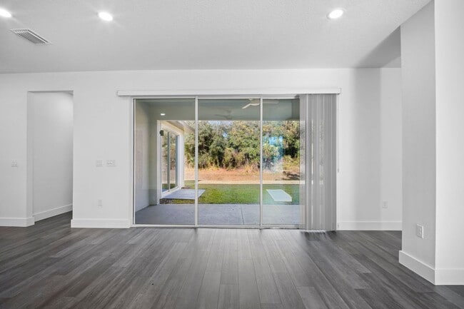 Foto del edificio - Luxury New construction 3 bedroom 2 baths located in North Port