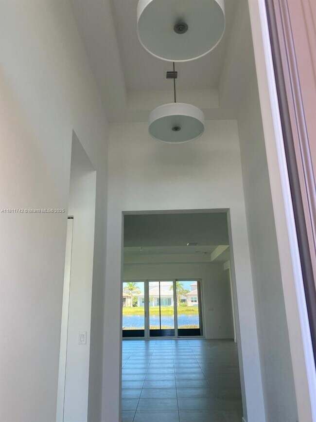 Foto del edificio - 7765 Wildflower Shores Dr