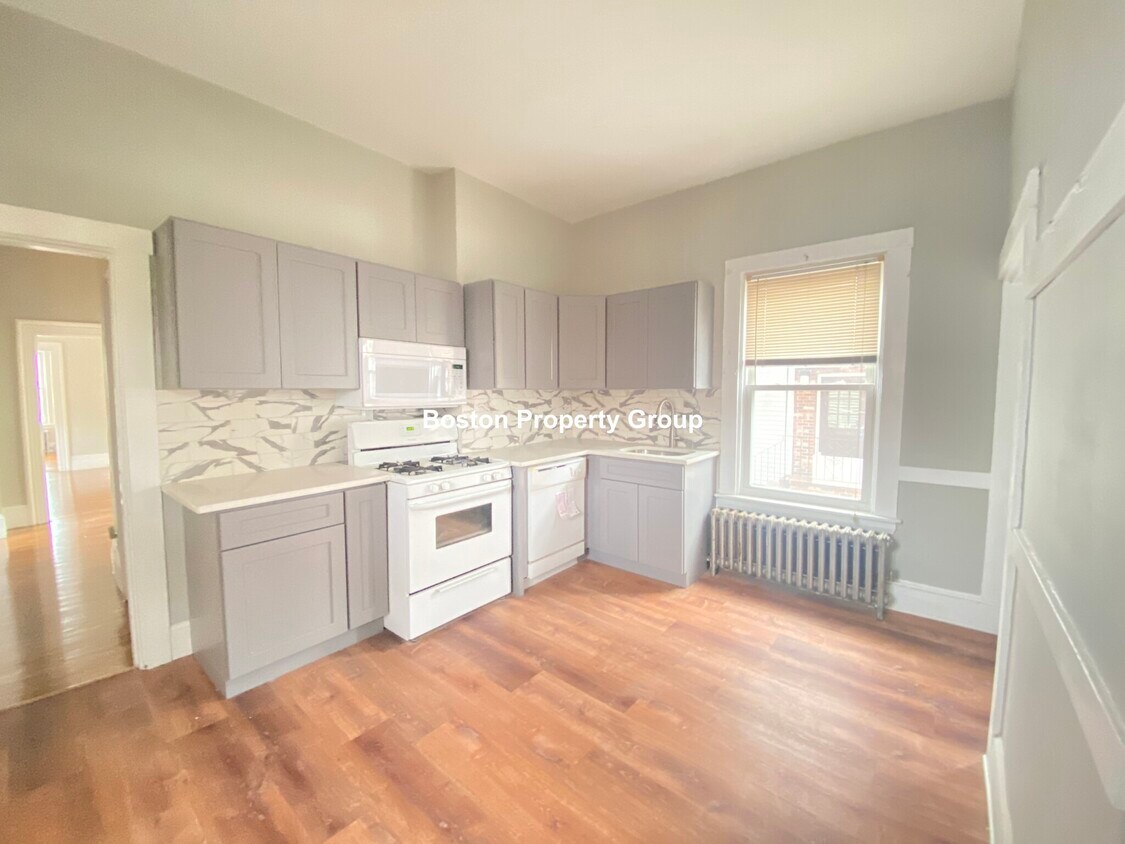 Primary Photo - 271 Highland Ave