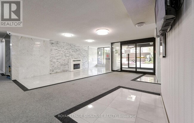 Building Photo - 4-804 Kings Cross Rd