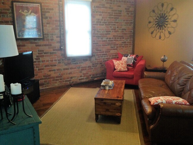 Foto del edificio - 586 S 9th St