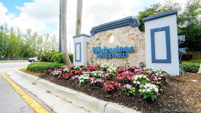 Building Photo - 1045 NE 42nd Ave