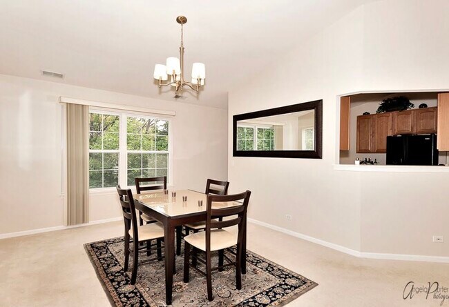 Foto del edificio - 404 Bay Tree Cir