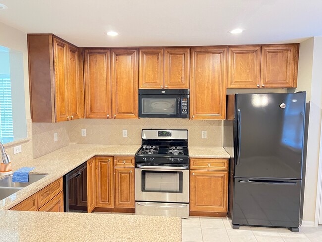 Building Photo - 2030 Waverly Glend Dr