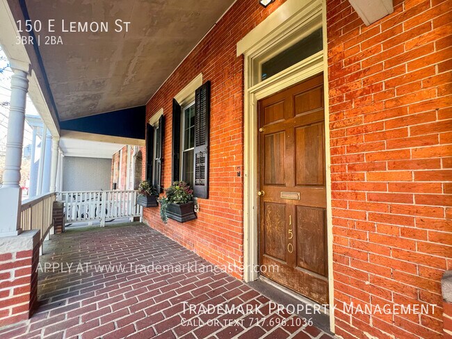 Building Photo - Beautiful and Spacious City Town Home