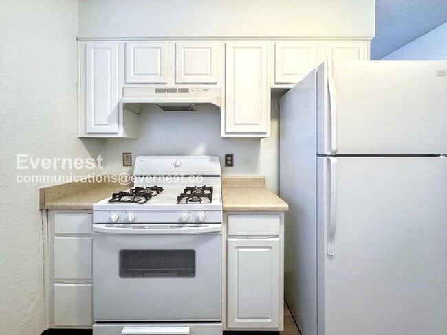 Building Photo - 8003 Wolff St