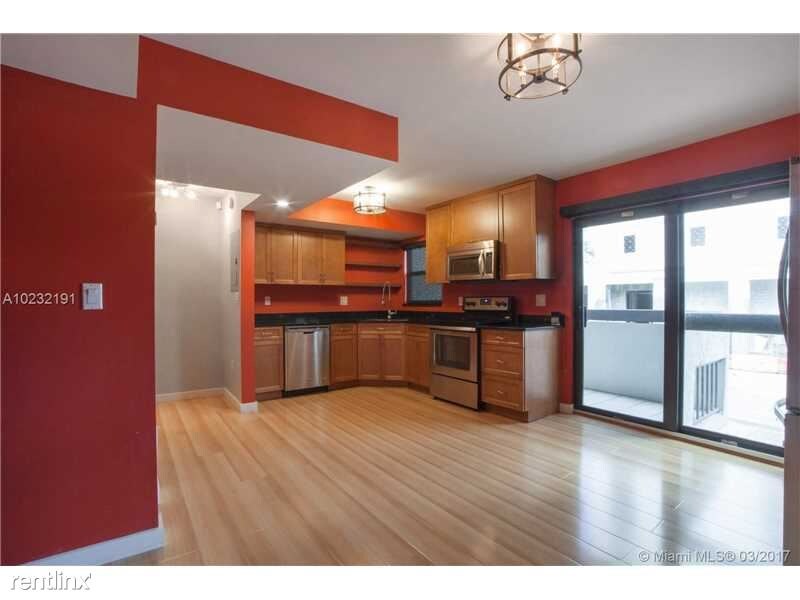 Primary Photo - 400 Valencia Ave