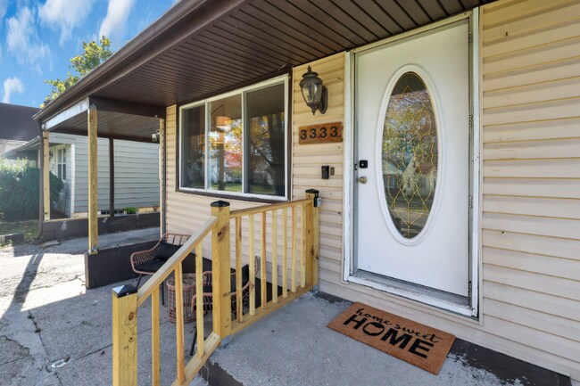 Foto del edificio - 3333 Dresden St