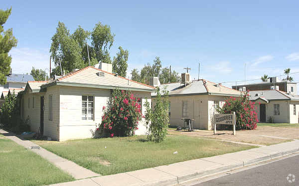Primary Photo - Woodbrier Apartments