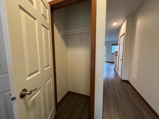 Foto del edificio - 2 Bedrooms, 1.5 Bath Single Family Townhouse - Stonecrest Ct