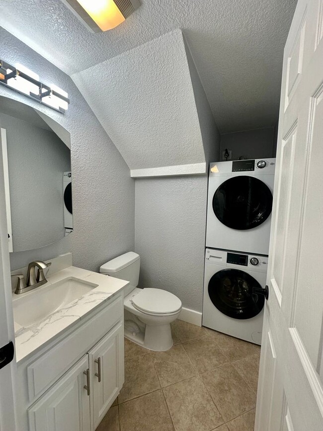Foto del edificio - Cozy 1 Bedroom Loft in Hayward!