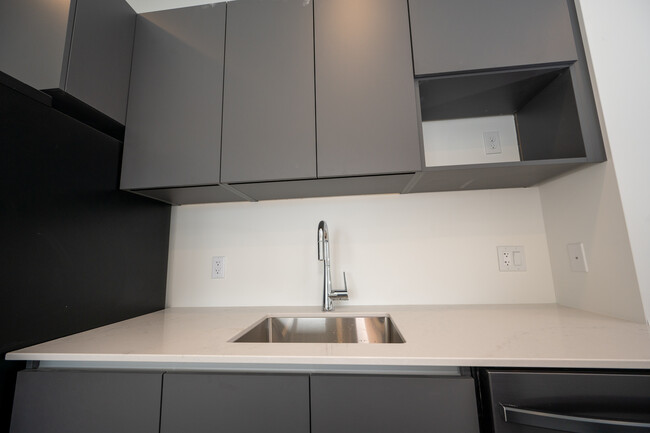 Photo du bâtiment - Beautiful New 2 Bed 2 Bath