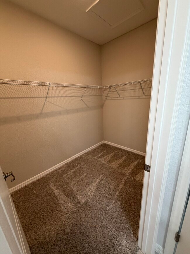 Foto del edificio - 11815 Bluebird Pl