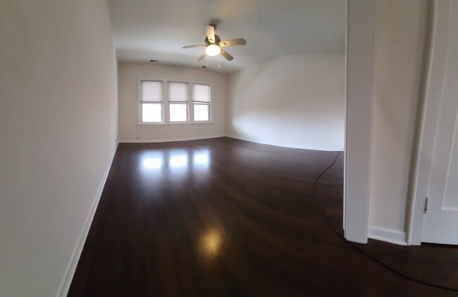 Building Photo - 4439 N Mango Ave