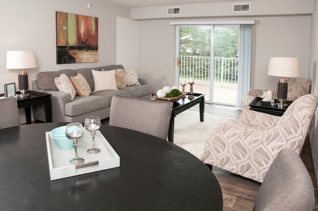 Suelos de vinilo con aspecto de madera - Chaska Place Apartments