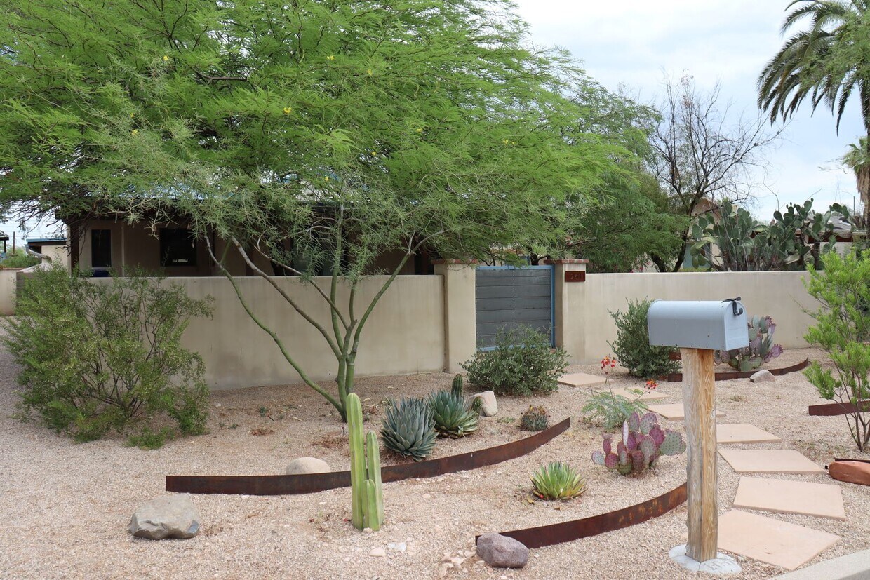 RENTAL!! 2 Bedroom, 2 Bath House Rental in Tucson, AZ