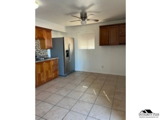 Foto del edificio - 4 bedroom, 2 bath