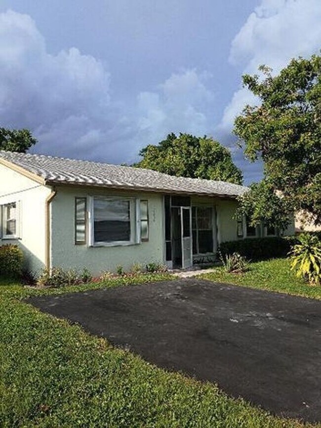 Foto del edificio - 6761 NW 24th Ct