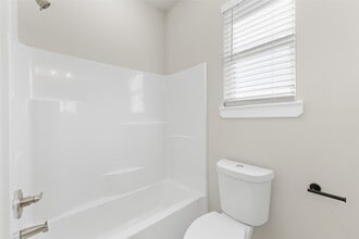 Building Photo - 1504 Clay St