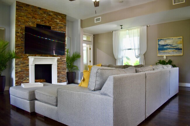 Foto del edificio - 2430 SW 130th Ave