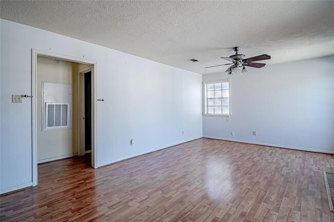 Foto del edificio - 2401 Sycamore Ave