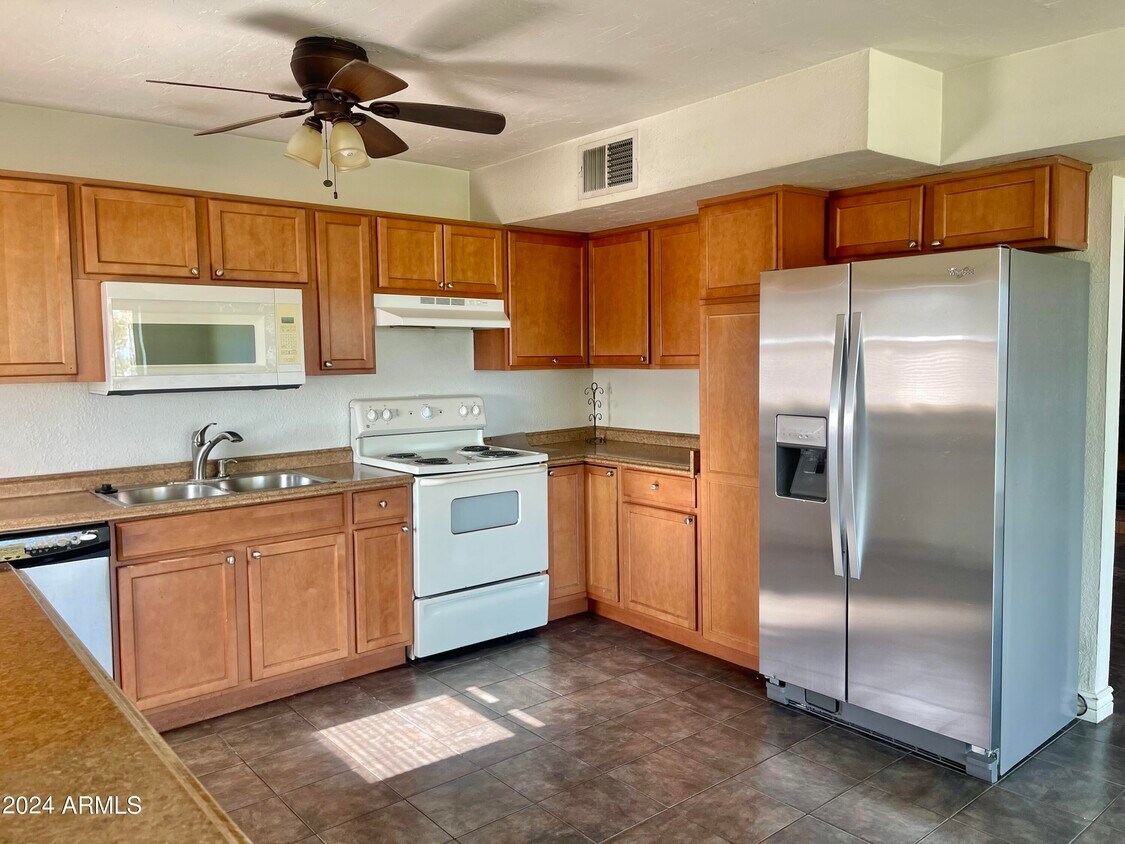 Primary Photo - 11232 N 15th Ln