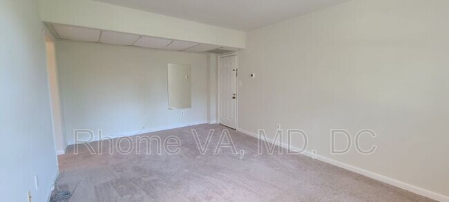 Foto del edificio - 1774 N Troy St