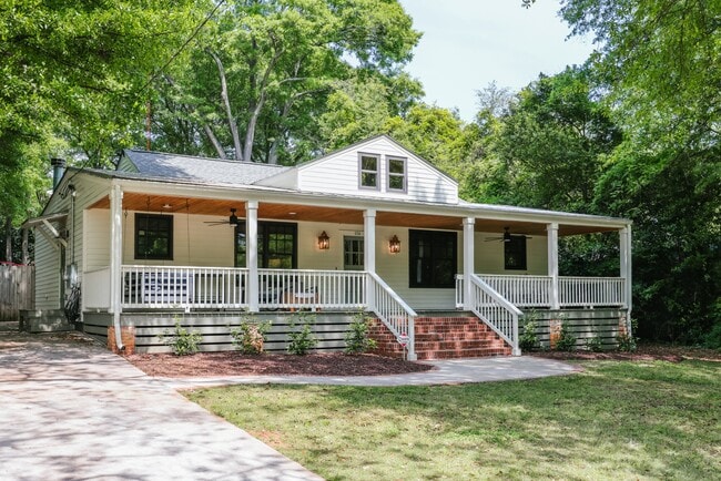 Building Photo - 234 Sunset Dr