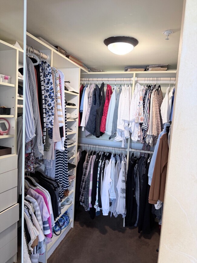 Foto del edificio - 1900 Purdy Ave