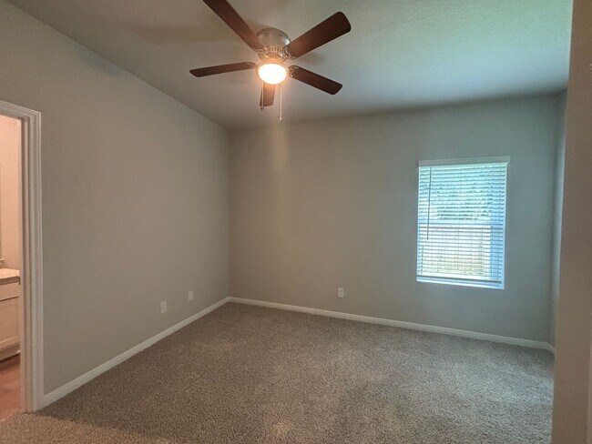 Foto del edificio - Triple Master Suites 3-Story Townhome