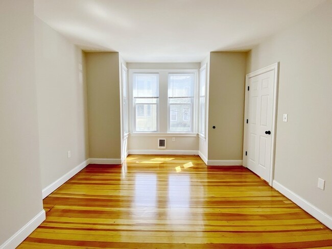 Building Photo - 123 Trenton St