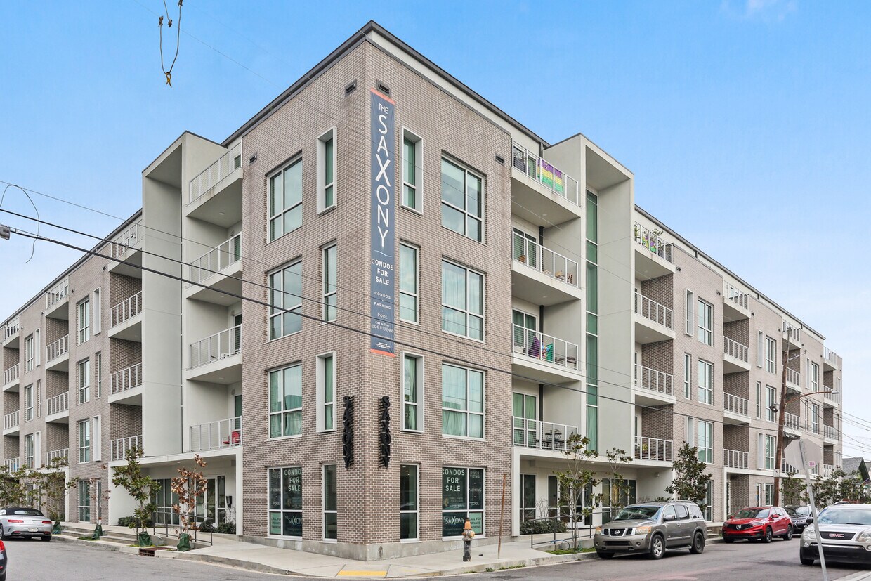 Primary Photo - 900 Bartholomew St