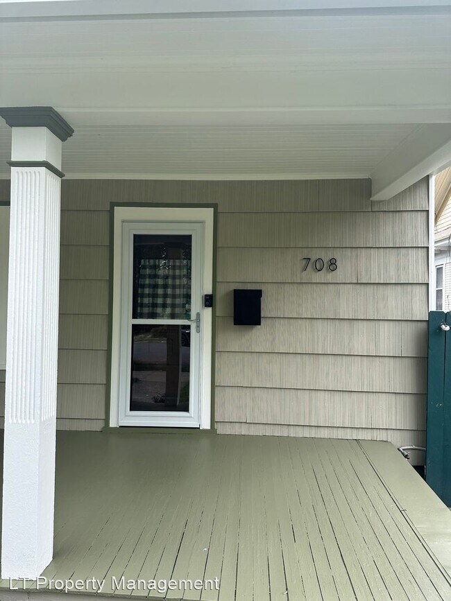 Building Photo - 6 br, 3 bath House - 708 E Nora Ave
