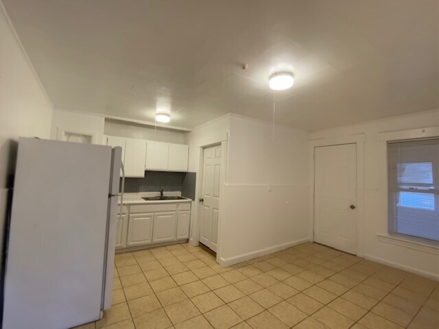 Building Photo - 184 Hall Street