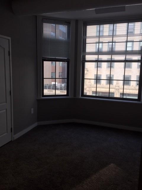 Building Photo - 2 bedroom in Cleveland OH 44115