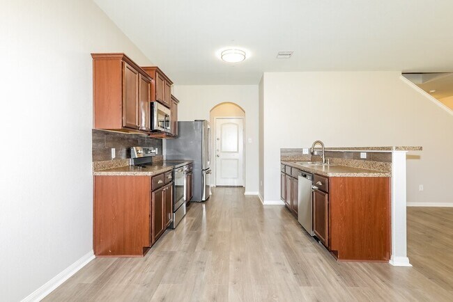 Foto del edificio - 28009 Irving Dr