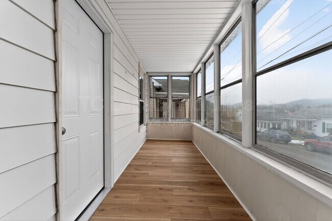 Foto del edificio - 2201 Gould Ave