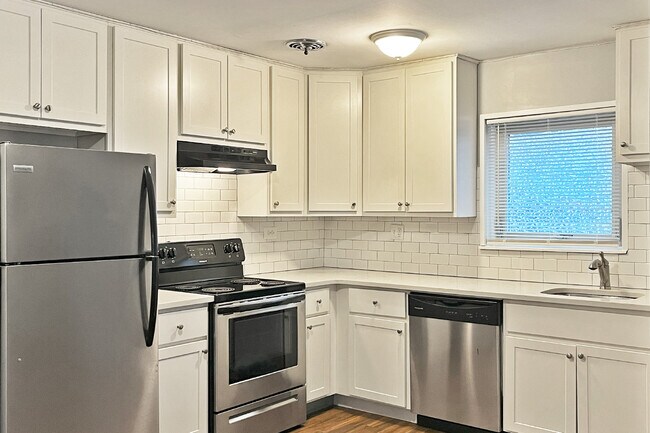 Foto del edificio - 633 S. Maple Ave.