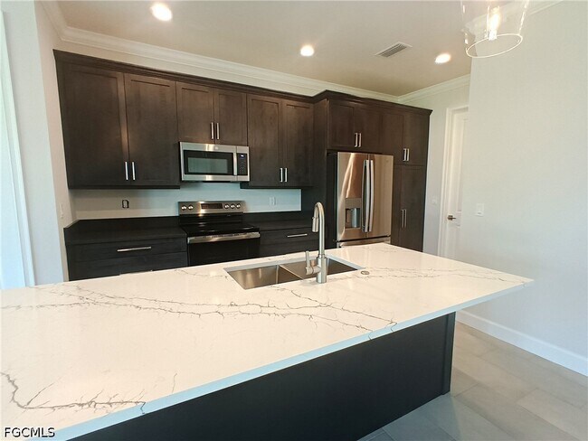 Foto del edificio - 1017 SW 33rd St