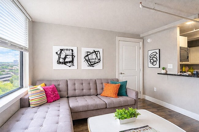 Flats On Fifth in Downtown Louisville - Flats on Fifth