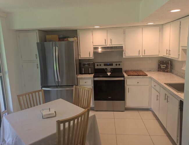 Foto del edificio - 8075 SW 107th Ave