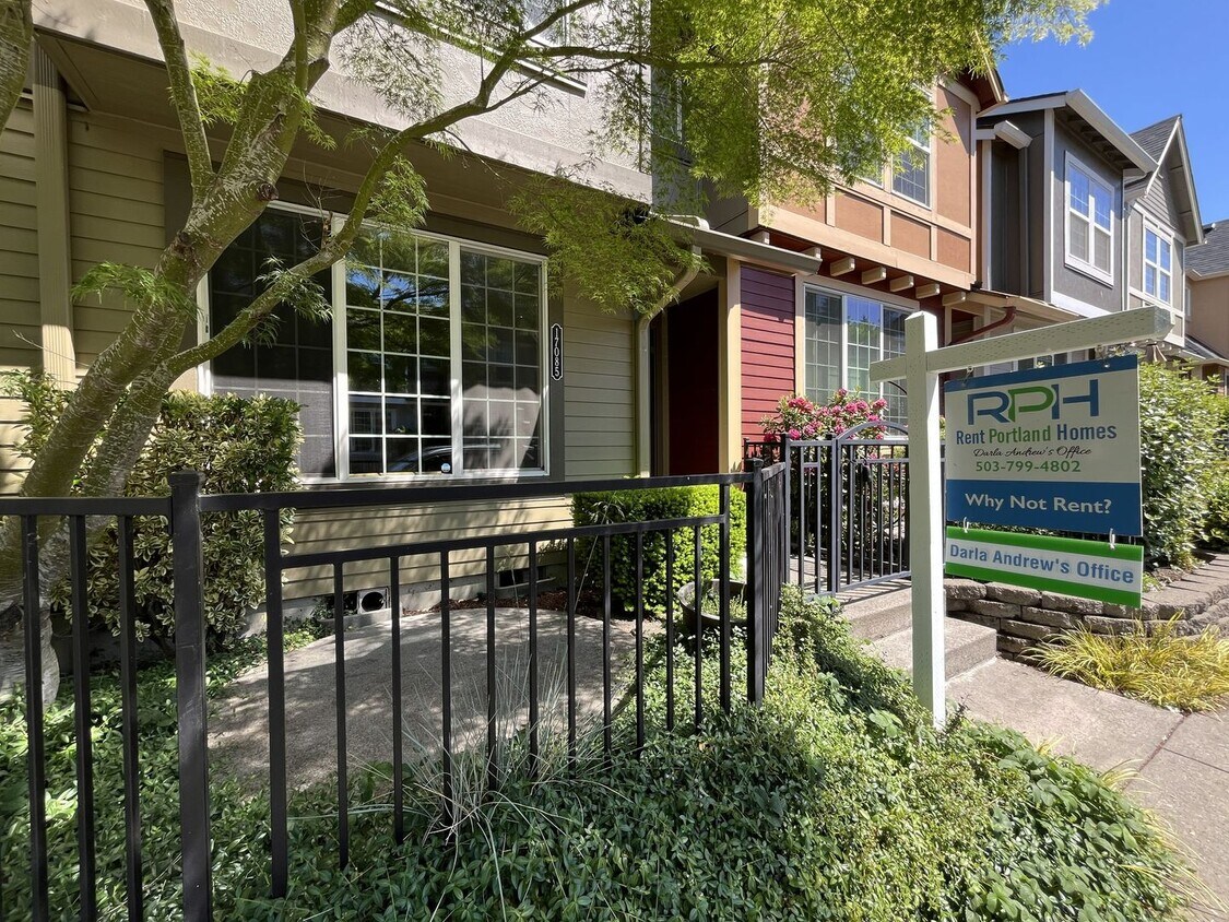 Corner 2 Bed 2.5 Bath Townhome - Garage and Washer/Dryer + Convenient to Nike, Intel and More! - Corner 2 Bed 2.5 Bath Townhome - Garage and Washer/Dryer + Convenient to Nike, Intel and More!