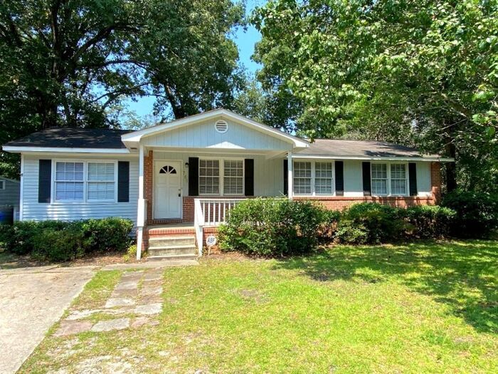 Primary Photo - 705 Chevis St