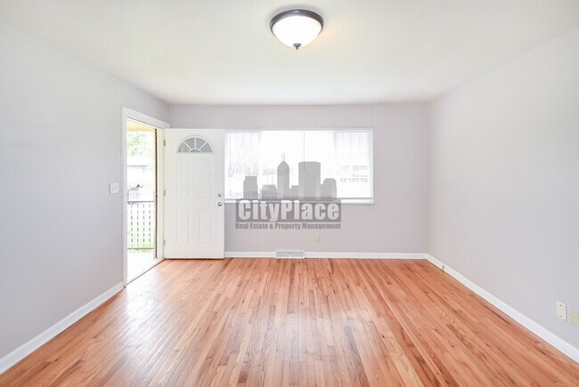 Foto del edificio - 1213 Taylor Dr E