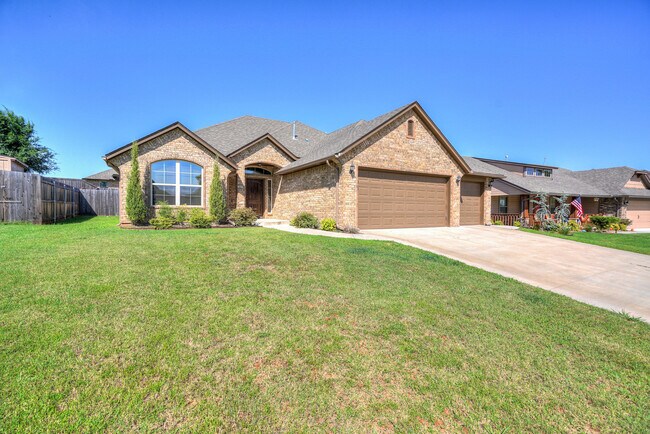 Foto del edificio - 1713 Pinewood Dr