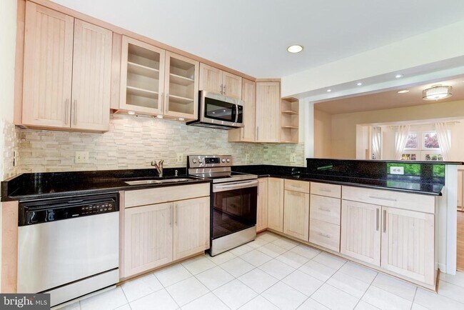 Foto del edificio - 8509 Jeffersonian Ct