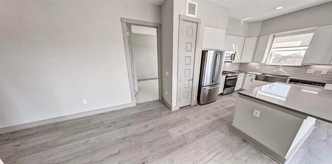 Foto del edificio - 401 W 25th St