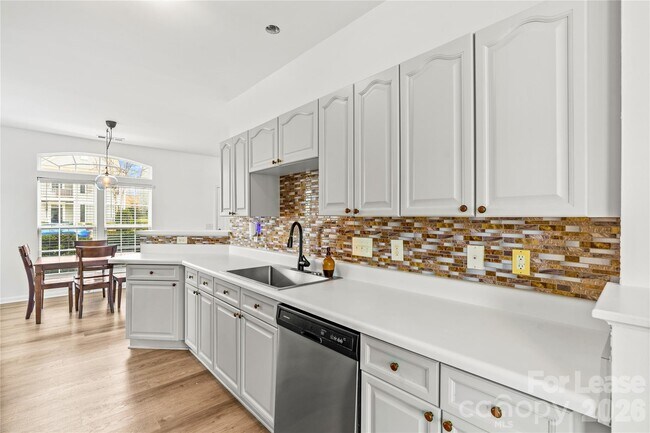 Foto del edificio - 4930 Prosperity Ridge Rd