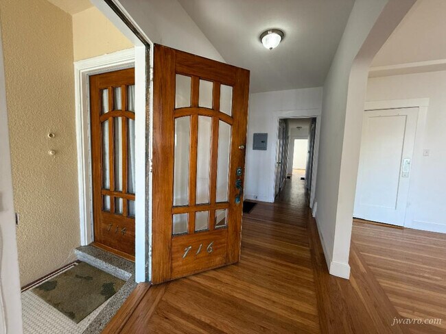 Foto del edificio - 714-716-716 35th Ave