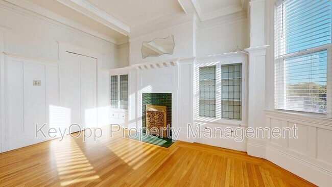 Building Photo - 1457 Hyde St